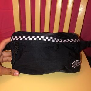vans burma black fanny pack